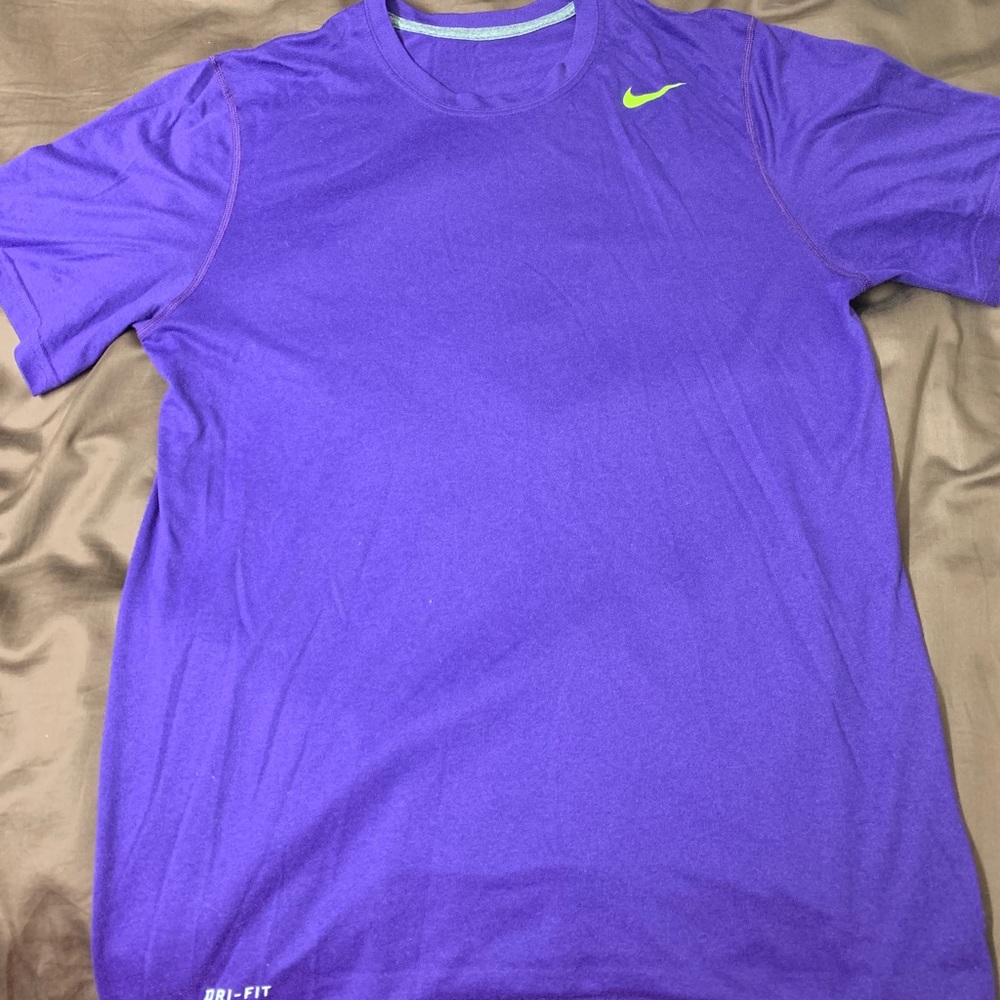 Nike Dri-Fit Legend Shirt Purple Volt-Men’s Medium
